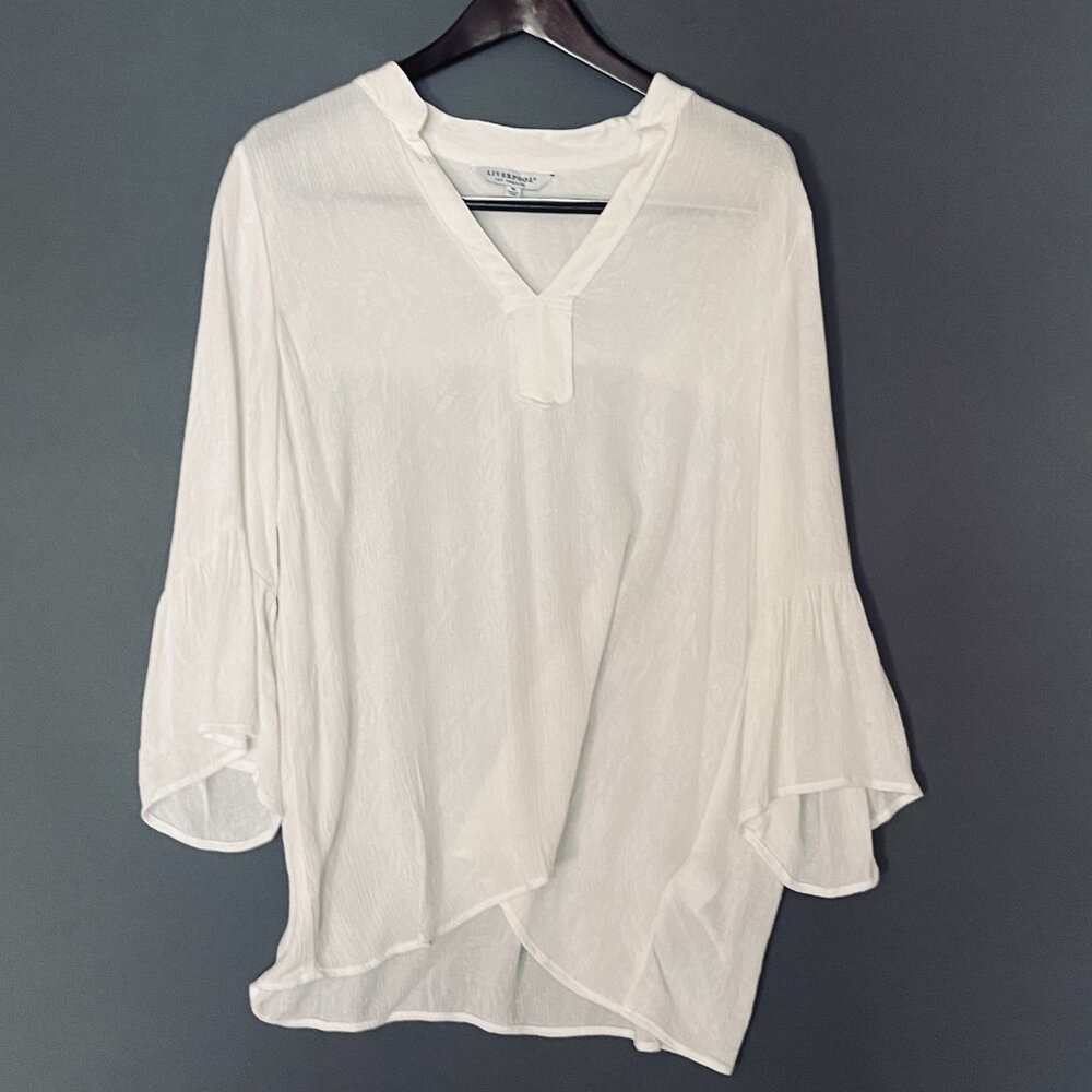 NWOT Liverpool Cream V Neck 3/4 Bell Sleeve Medium